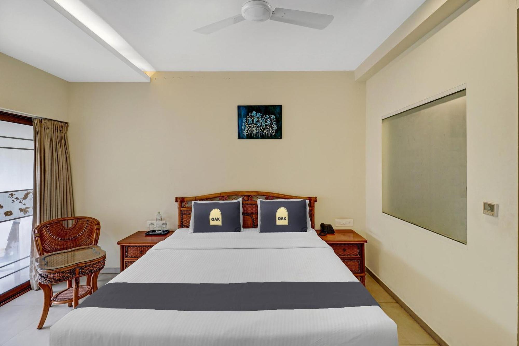 Townhouse Oak Edassery'S Sealine Villa Stay Kochi Exteriör bild