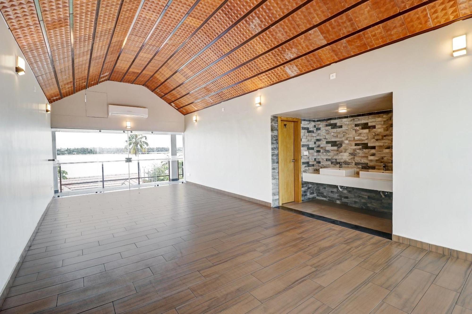 Townhouse Oak Edassery'S Sealine Villa Stay Kochi Exteriör bild