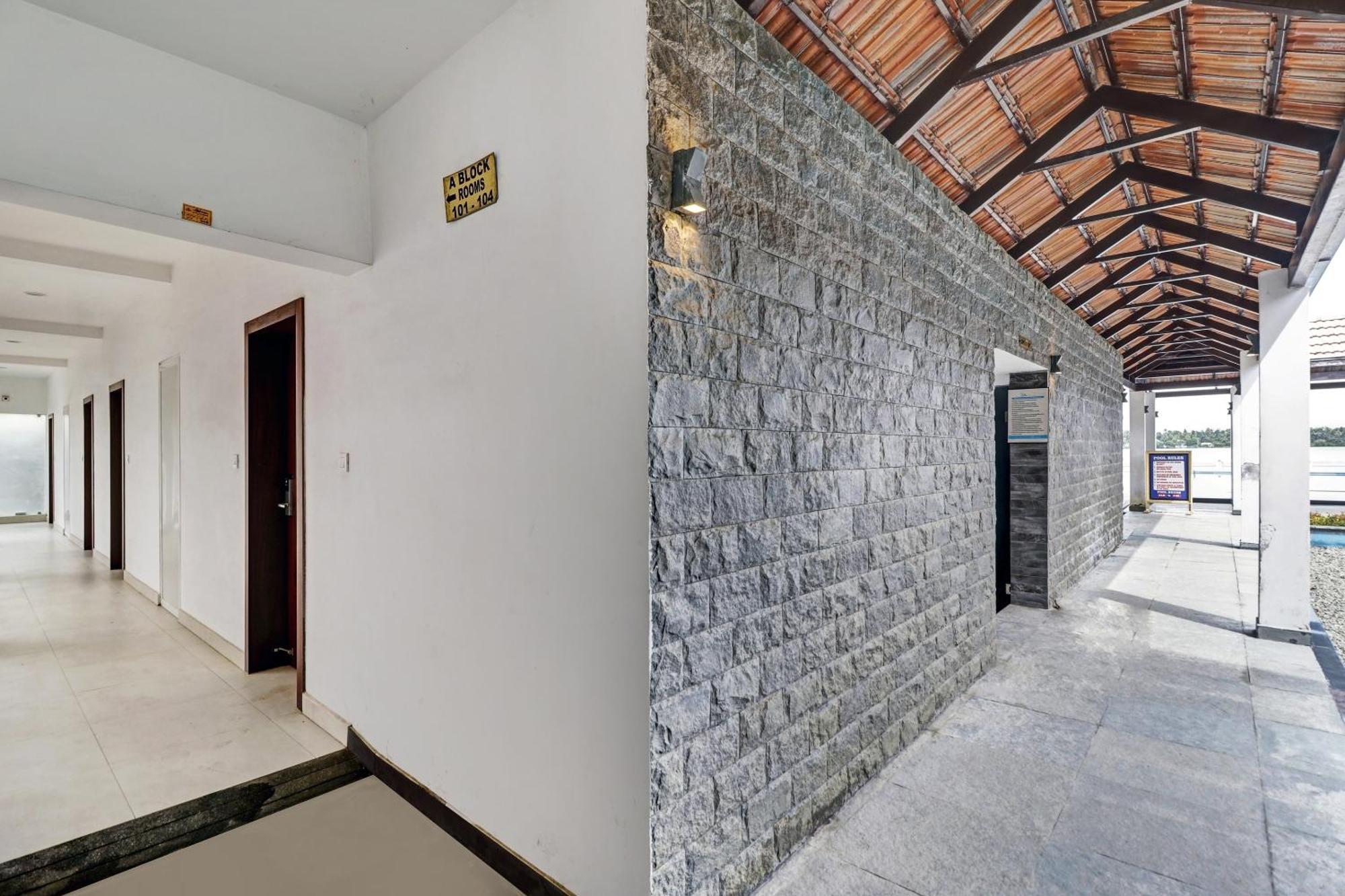 Townhouse Oak Edassery'S Sealine Villa Stay Kochi Exteriör bild