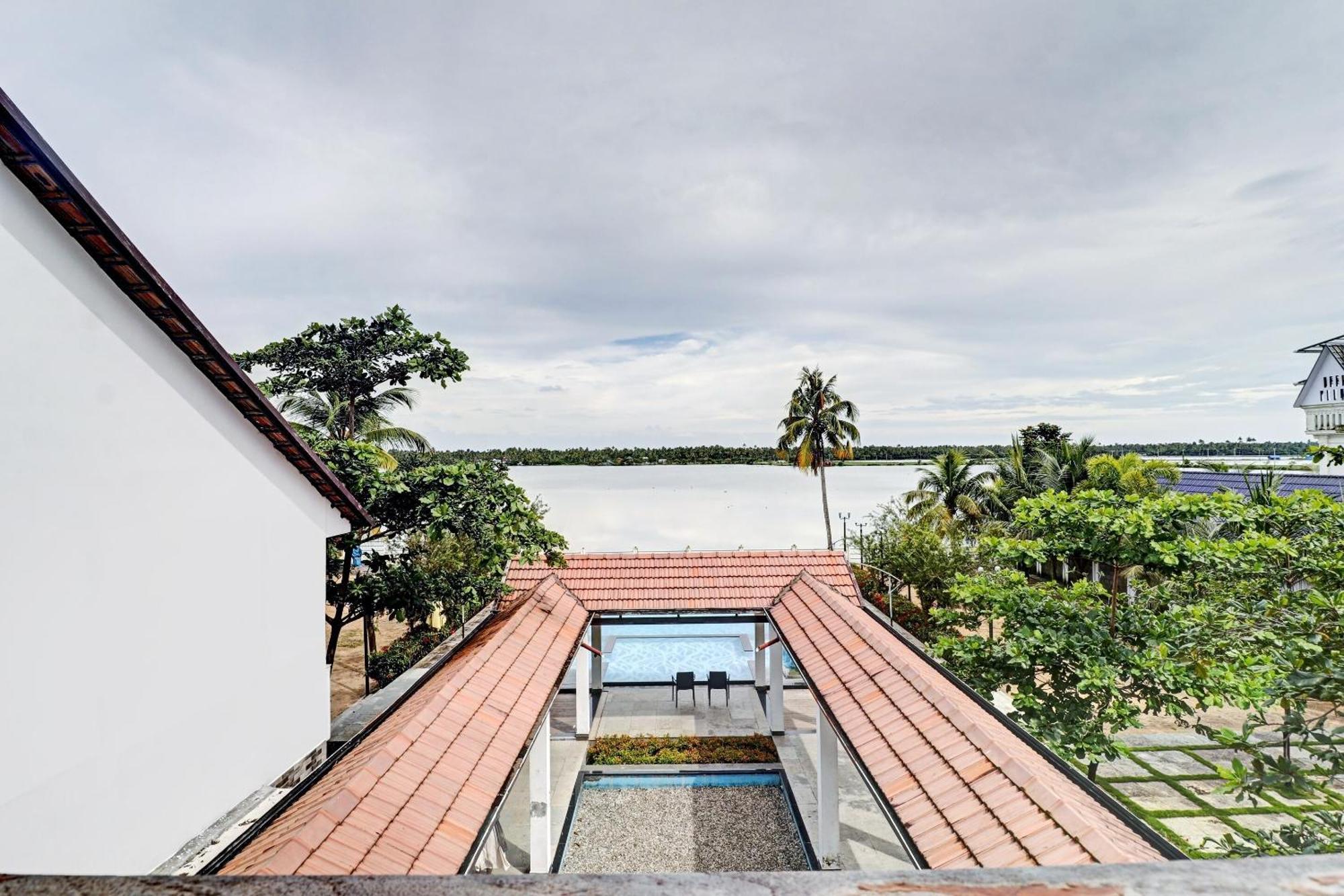 Townhouse Oak Edassery'S Sealine Villa Stay Kochi Exteriör bild