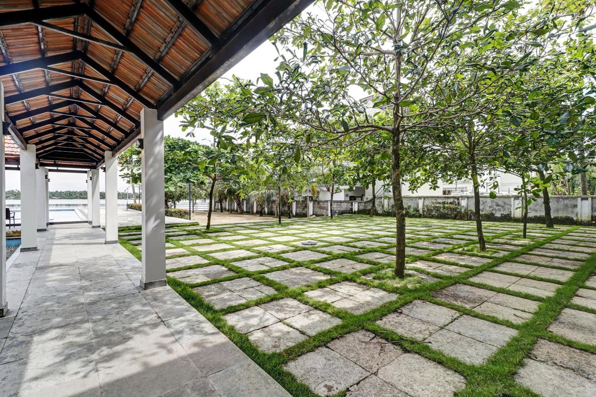 Townhouse Oak Edassery'S Sealine Villa Stay Kochi Exteriör bild