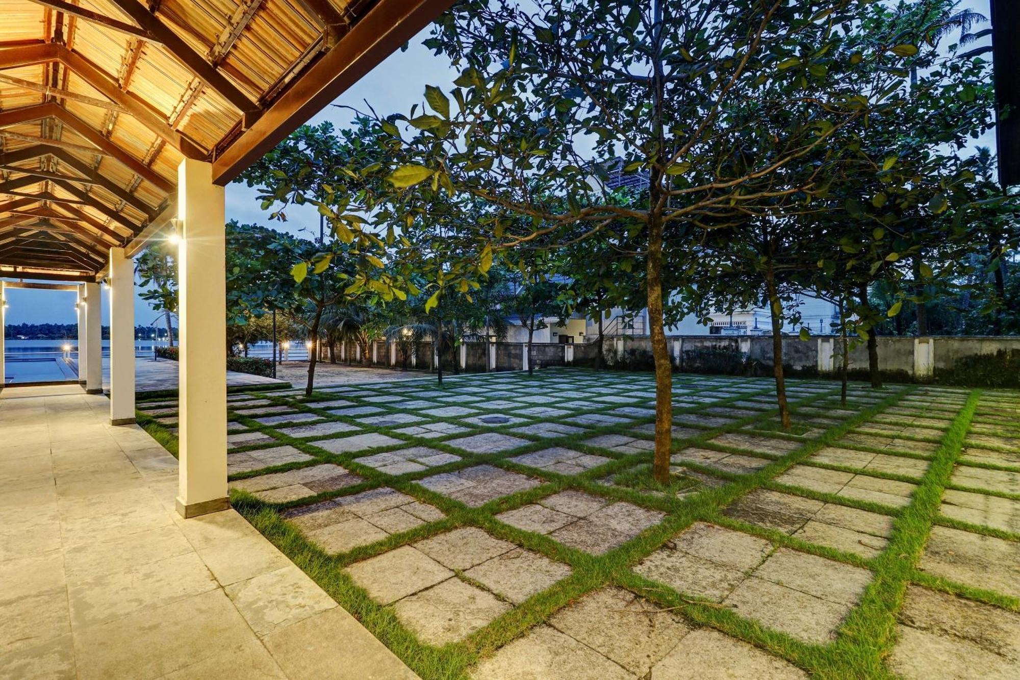 Townhouse Oak Edassery'S Sealine Villa Stay Kochi Exteriör bild