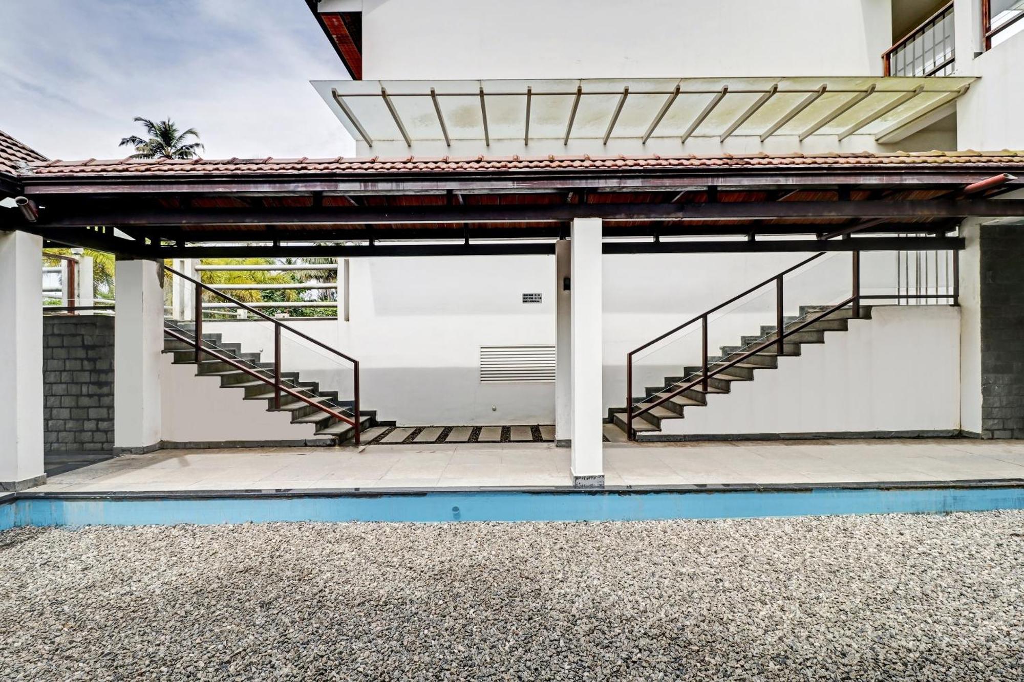 Townhouse Oak Edassery'S Sealine Villa Stay Kochi Exteriör bild