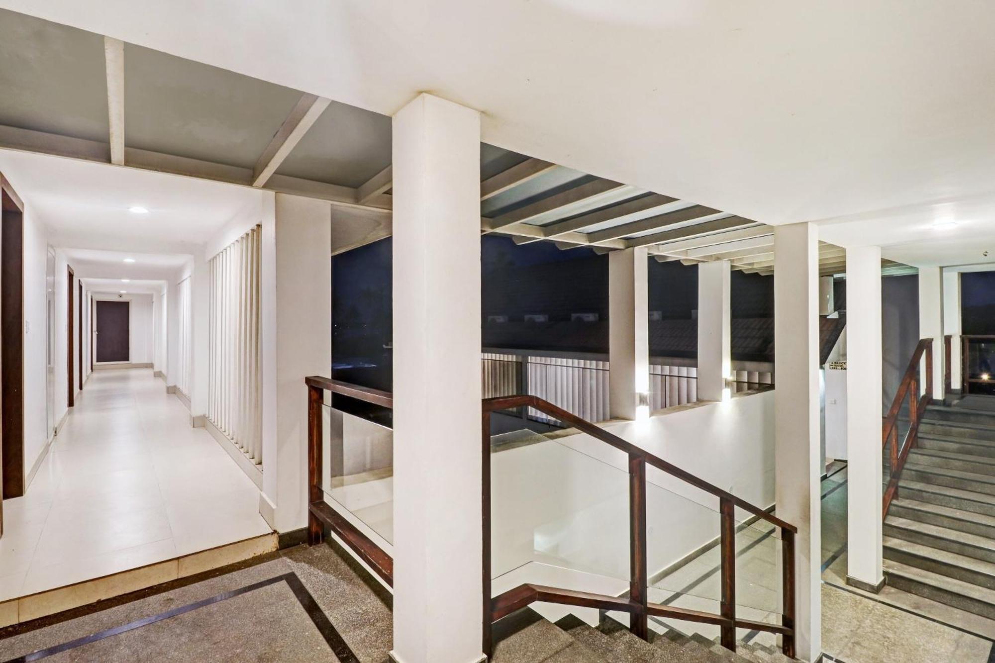 Townhouse Oak Edassery'S Sealine Villa Stay Kochi Exteriör bild